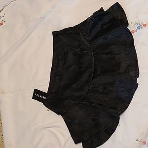 NWT Adorable snake print mini Skorts